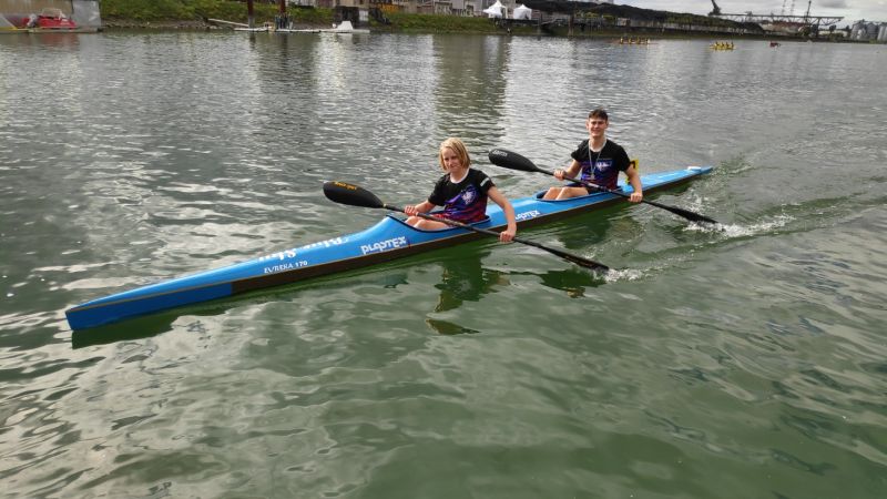 Santiago Fricke und Joris Krenzke (v.l.) baden-wuerttembergische Meister im Zweier-Kajak ueber 500m