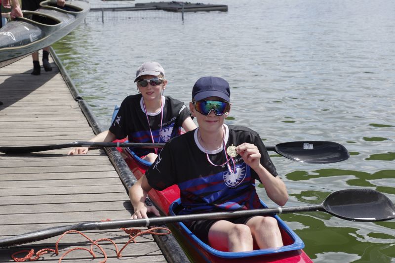 Emil Hoch und Santiago Fricke (v.r.) mit der Bronze Medaille im 2er-Kajak Fotograf: Christian Spaeth
